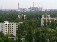 Вид на ЧАЄС из города Припять