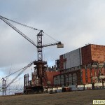 Краны брошенные на кровле недостроенных энергоблоков