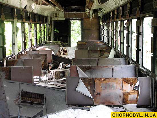 Брошенный вагон зона отчуждения 