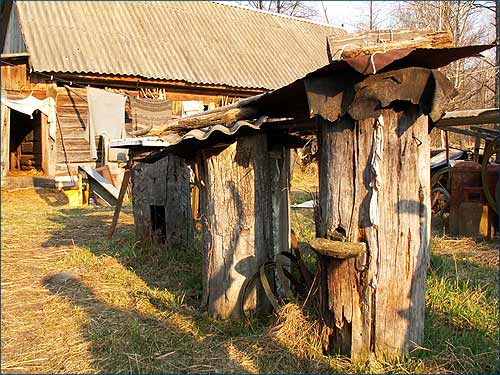 Колоды в селе Лубянка зона отчуждения